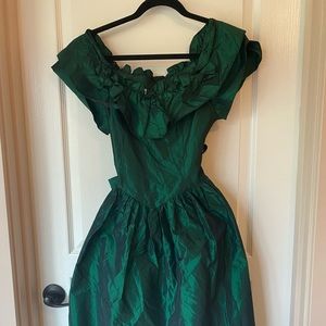Vintage Jessica McClintock Gunne Sax green taffeta juniors dress.